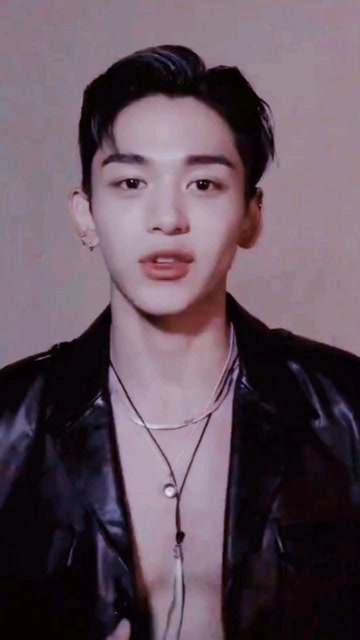 黄旭熙 限定蓝发我爱了!我爱豆演唱会的solo表现力真的太野啦!