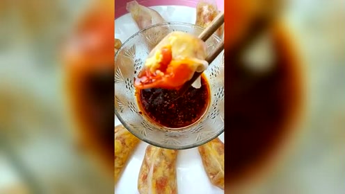 小婷美食,西红柿鸡蛋馅的水晶蒸饺,非常好吃.