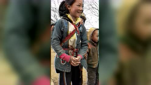 捐衣服给贫困山区,大凉山志愿者胡秋根