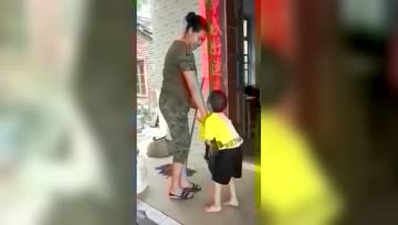 善良的小朋友，也懂得爱护动物，戒杀护生