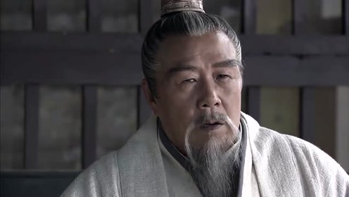 男子只会鬼吼鬼叫,听了甘龙的一番话,瞬间明白了自己多蠢!