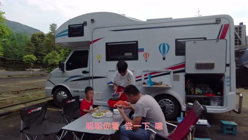荒郊野外做起了晚饭时 间:2020-05-11上传者:大强的房车生活简 介:一