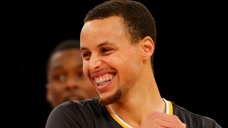 NBA尴尬名场面第二弹！麦基扣篮被篮筐封盖强行上榜