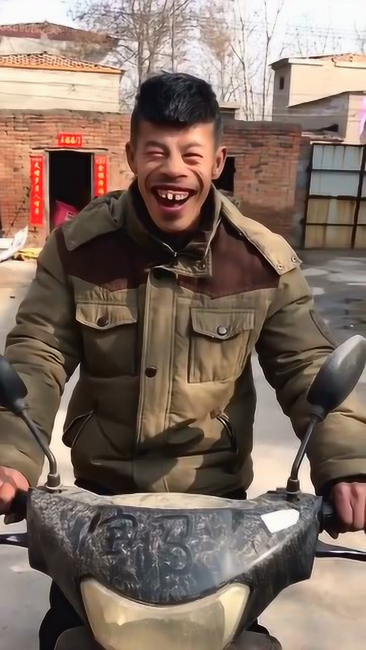 大嘴哥火了,电动车开出了跑车的感觉,真是太厉害了