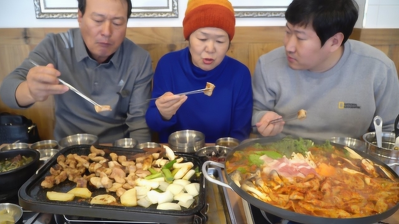 20多种馅大个肉抄手,面食碳水吃满足密子君05:134个人花80吃神级老
