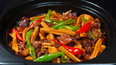 腐竹烧牛腩的家常做法,色香味美,牛腩软烂,腐竹一咬满嘴汤汁