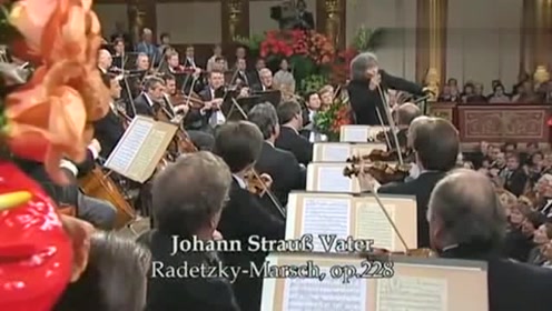 享誉世界的日本指挥家小泽征尔完美诠释名曲《拉德茨基进行曲》