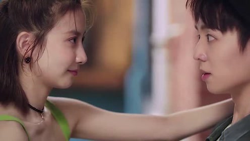 霸气御姐配小奶狗,女强男弱,这个壁咚可太行了