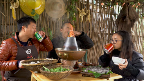 0:05:38时 间:2020-11-27上传者:铁锅兄弟简 介:天冷了,二锅做火锅吃