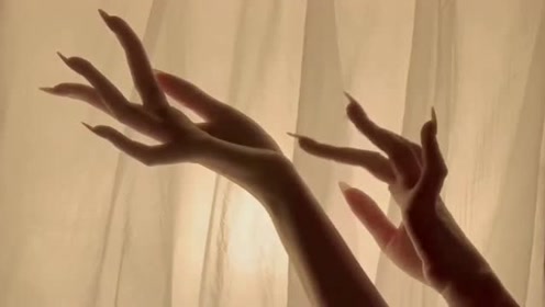 这是我见过最"美"的手指舞,一阵舞动,真是太漂亮了!