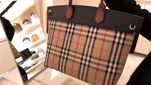 巴宝莉包包 腾讯视频