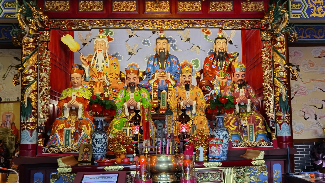 世界遗产龙虎山:天师府万法宗坛 供奉三清 四御 五老 三官
