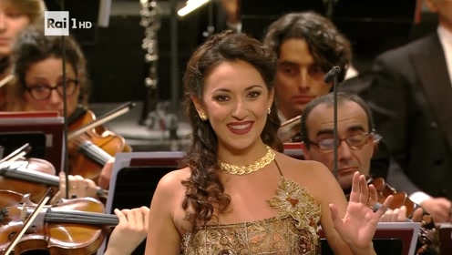 意大利女高音罗萨·费奥拉(rosa feola)演唱"姑娘的秋波"quel