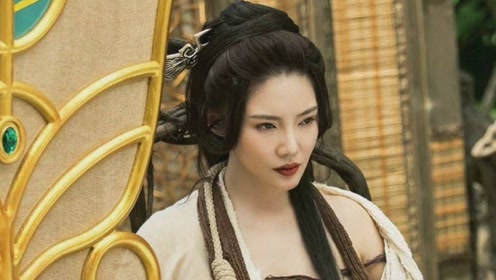 徐冬冬铁扇公主造型绝了!拿着芭蕉扇秀香肩,捂着腹部表情冷酷