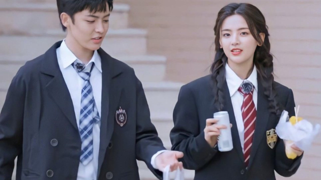 「杨超越×侯明昊|grind me down」现在综艺玩这么大的吗 又纯又欲啊