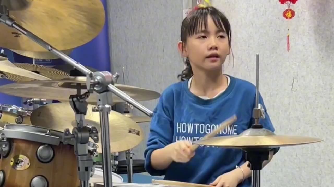 妞妞架子鼓演奏一首小虎队经典回忆歌爱带你回忆过往
