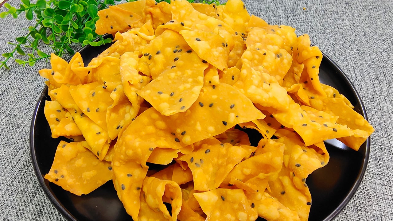 炸麻叶焦香酥脆的秘诀,30年面点师拿手绝活,咬一口酥脆掉渣,香