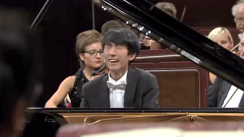 [图]Eric Lu – 肖邦第一钢琴协奏曲 Piano Concerto in E minor Op. 11