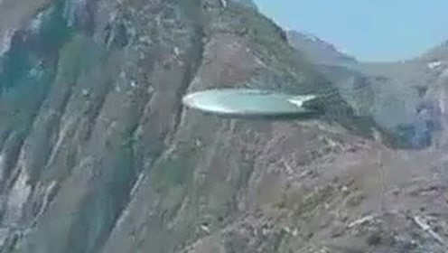 大山上拍到的惊奇一幕 UFO真的来了吗