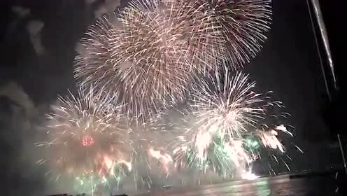 動画 横浜港彩る大輪 神奈川新聞花火大会 カルチャー カナロコ By 神奈川新聞