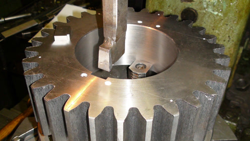 在插床上插内键槽,这种机械加工方法已经很少见了