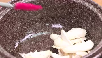 流口水的下饭菜：香椿炒茄子