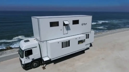 两人改装货车成双层冲浪房车,可伸缩变二楼别墅