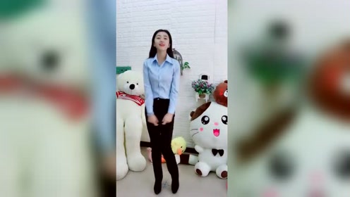 美女穿内衣跳舞_中国美女穿内衣跳舞