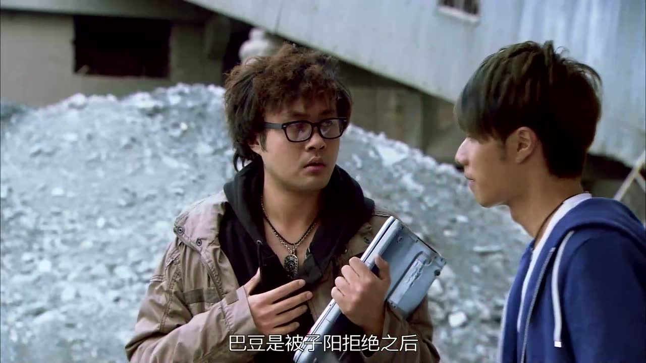 铠甲勇士铠传:巴豆看似崇拜铠甲,实则是个恶魔!