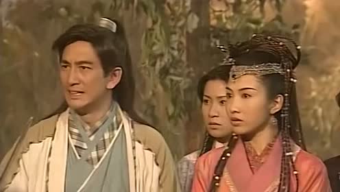 此人武功高深莫测,竟然张无忌也不是对手,被一掌击退