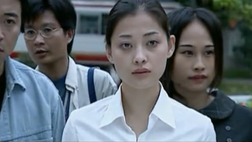 看见她竟当作不认识时 间:2019-11-25上传者:奶牛爱剪片电视剧:绿萝花