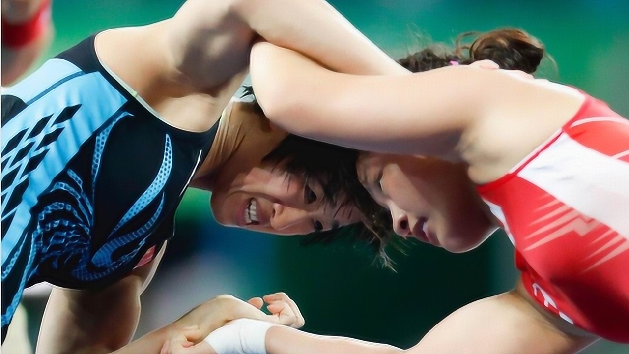 日本摔角大赛,超萌妹子被打的惨绝人寰