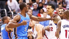 NBA冲突搞笑解说：库里被扔出赛场，伊巴卡拳拳打空！