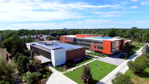 美国艾德菲大学