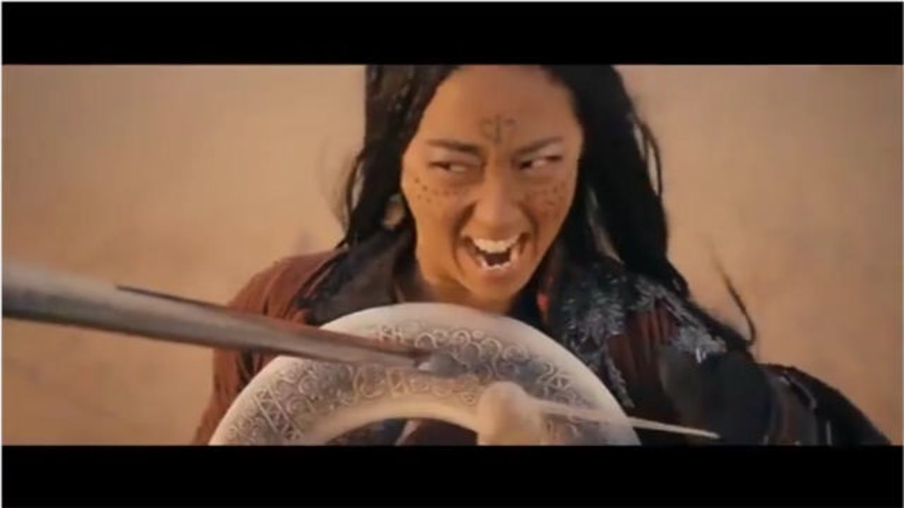 西域女子用铁环做武器,套人头上,瞬间人头落地