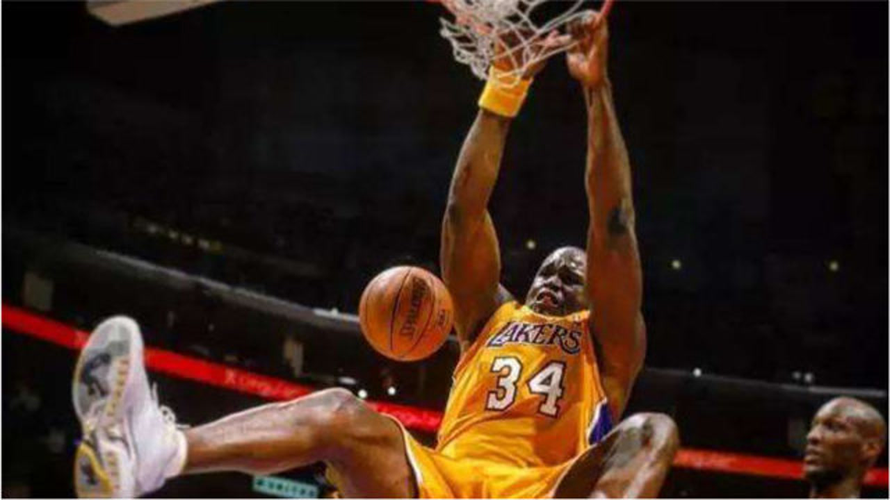 奥尼尔曾在真人秀扣碎篮板,划破手肘还开玩笑:这太酷了!