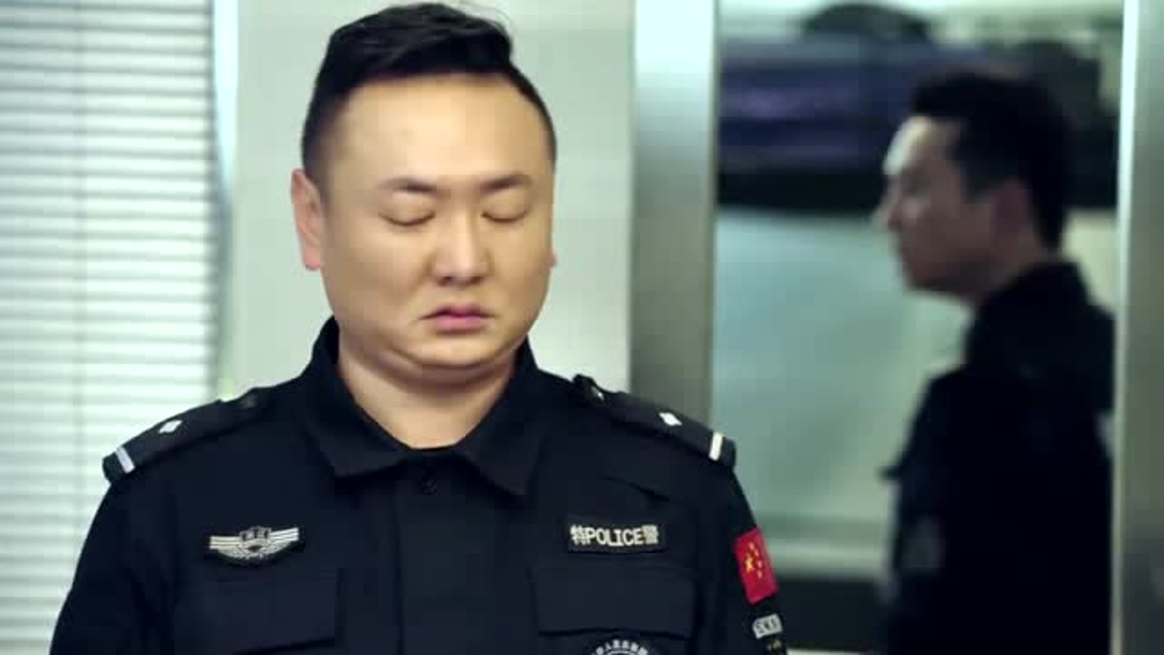 功夫战警:辛小晶发脾气,张蓝让大家去会议室集合