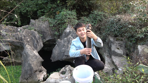 真棒,一晚上收获8条鱼,小伙乐坏了时 间:2020-12-25上传者:野小二y简