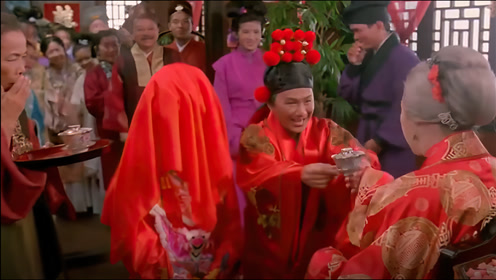 婆婆喝了新媳妇敬的茶,瞬间还老返童,连身材也变得前凸后翘.