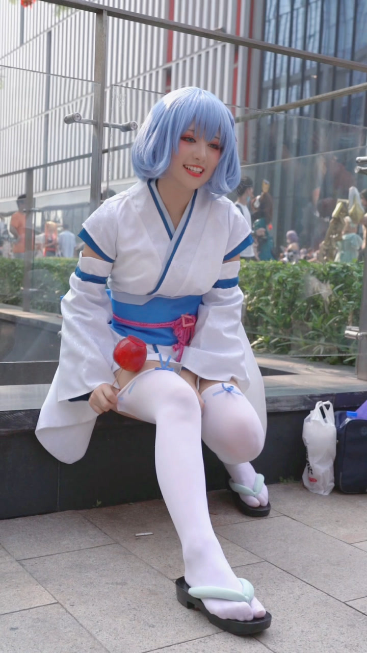 真人版蕾姆小姐姐真的超可爱