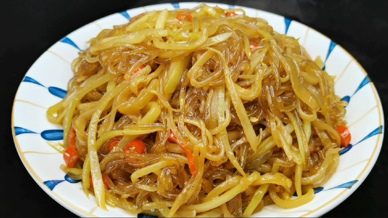 萝卜丝炒粉条许多人都做错了,难怪不好吃,原来大厨是这样做的