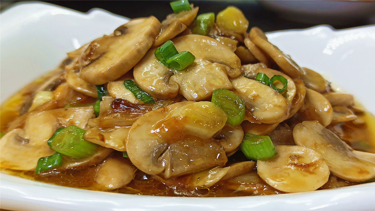 口蘑这样烧,鲜嫩多汁蒜香四溢,比肉还要好吃,吃完还不长肉