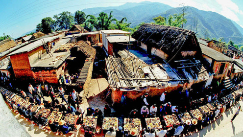 红河绿春哈尼长街古宴是绿春哈尼族传统盛大的节日,具有千余年的历史