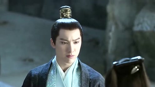 三生三世白浅在东海遇见了大师兄叠风,并告知自己本来就是女儿身