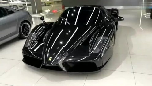 汽车:实在太酷了 国内实拍黑色法拉利enzo