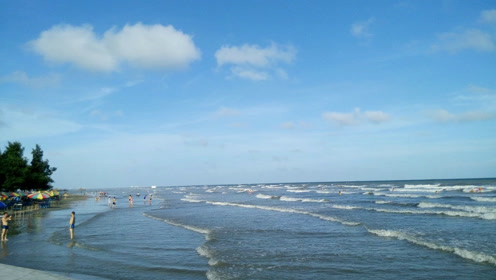 广西白浪滩,黑沙白浪好风光