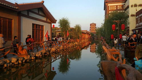 陕西蔡家坡水城三国小镇的日与夜