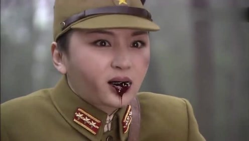 女鬼子追杀农民大叔,没想大叔是个高手,分分钟干掉她,精彩了