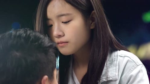 同学两亿岁:宣墨主动亲吻易海蓝,伤心地走掉,难道她要离开了?