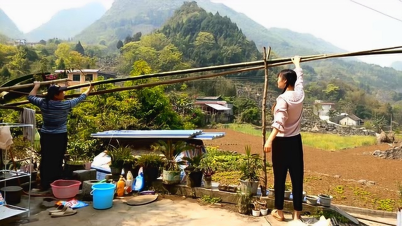 都这个年代了,还是喜欢用竹竿晾衣服